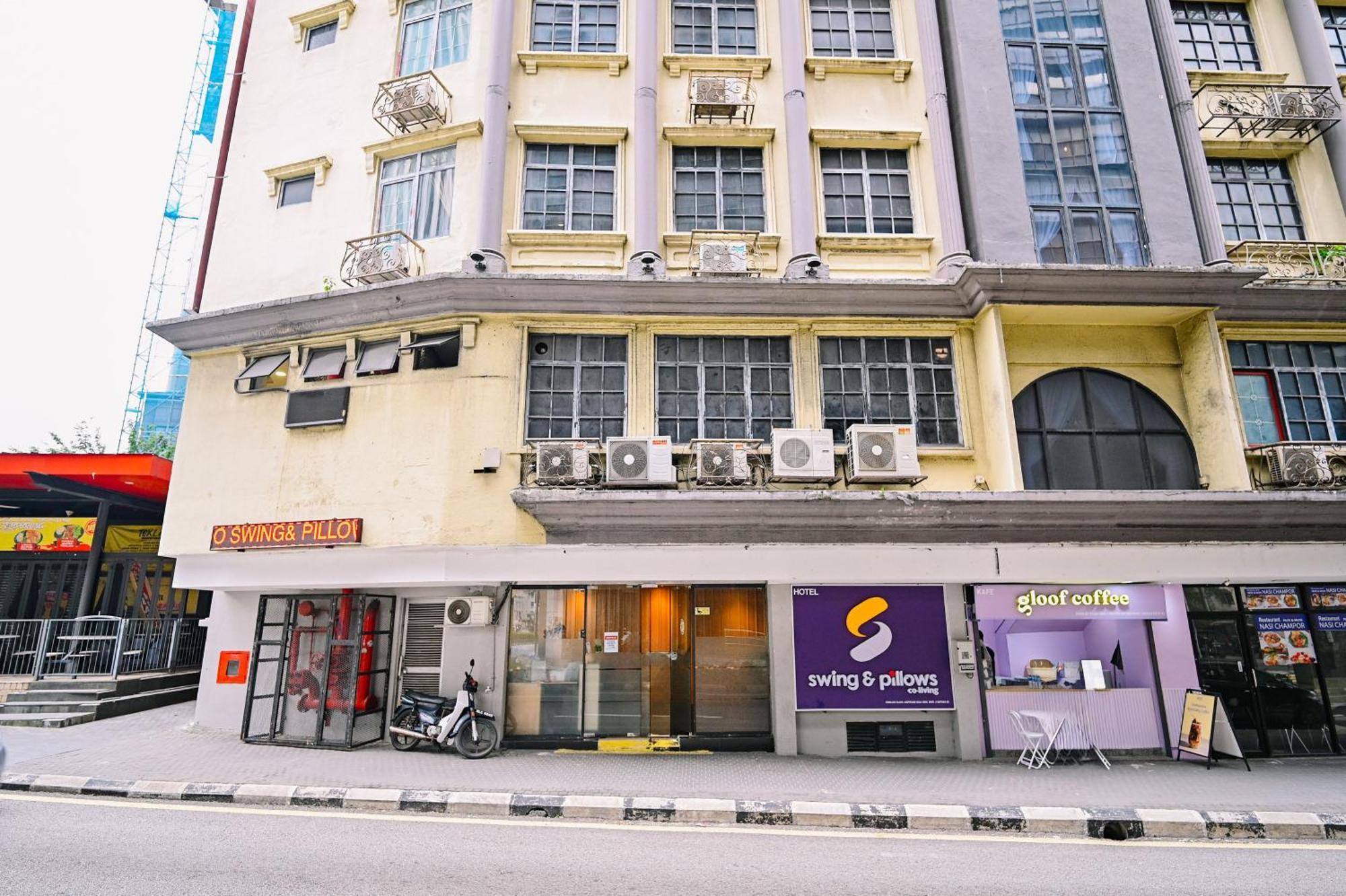 Swing & Pillows - Masjid Jamek Kuala Lumpur Exteriör bild